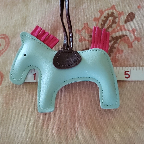 Horse Charm. Pony Farm Ranch Rodeo Horse Keychain - Picture 6 of 8